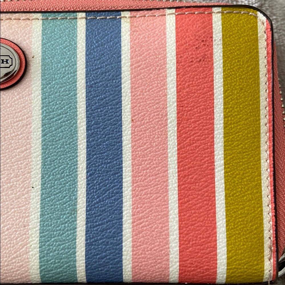 Coach Peyton Multistripe Zip Wallet. - Picture 8 of 10